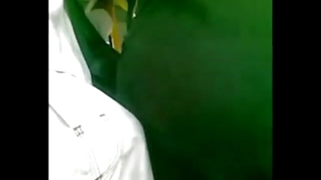 Neverjetno :  Athletic Bruiser grobo jebe v rit debelega sexpota na majhnem naslanjaču Filmski odlomki 