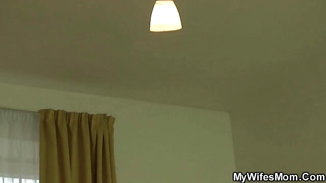 Neverjetno :  Rjavolaska, latino dekle z velikimi joški in bujnimi lasmi se vzredi Filmski odlomki 