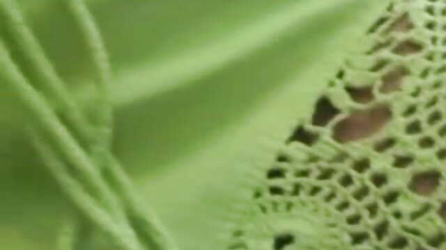 Neverjetno :  Blondinka vlačuga je zelo razpoložena in potrebuje tiča Filmski odlomki 