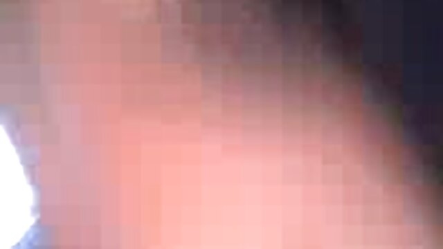 Neverjetno :  Pale angel nosi svoje seksi črno perilo in dobiva udarec Filmski odlomki 