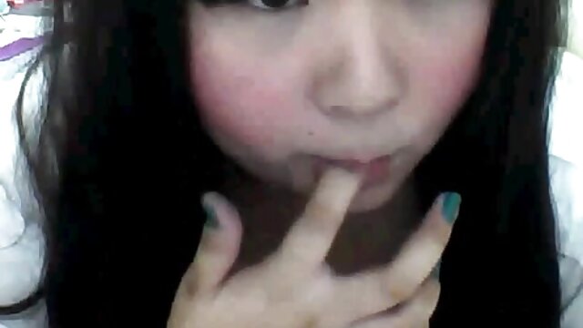 Neverjetno :  Pornozvezdnico očarata dva velika črna tiča v njej Filmski odlomki 