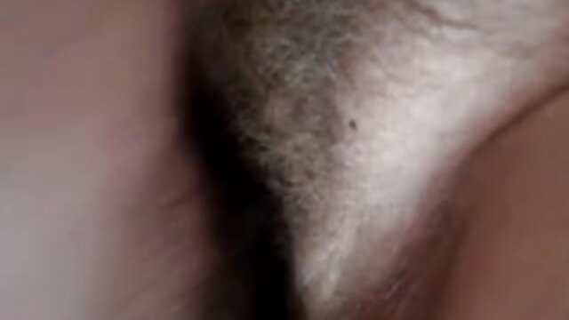 Neverjetno :  Psička črna šefica, ki jo je plešasti maser lepo raztegnil v kabinetu Filmski odlomki 