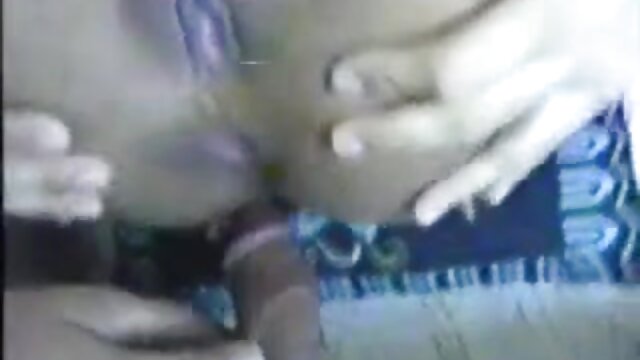 Neverjetno :  Ebenovino dekle ugaja belemu snemalcem pred velikim ogledalom Filmski odlomki 