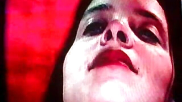 Neverjetno :  Hooker se je vlekel v trojček z navdušenimi policisti Filmski odlomki 