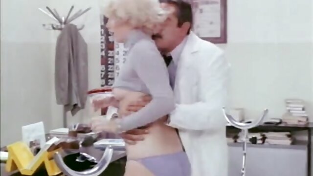 Neverjetno :  Neverjetno vroča rjavolaska Jessica Jaymes daje dih jemajoče globoko grlo. Filmski odlomki 