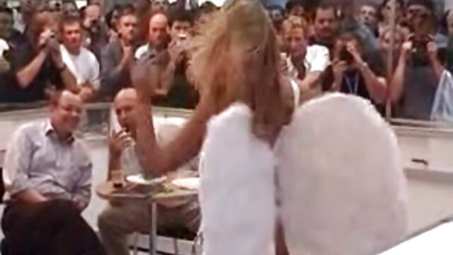 Neverjetno :  Tip ignorira moralna načela in jebe vročo mačeho v spalnici Filmski odlomki 