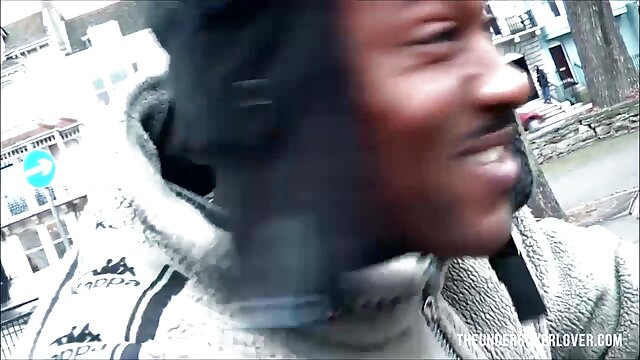 Neverjetno :  Pohota blondinka ima jutranji seks s svojim polbratom Filmski odlomki 