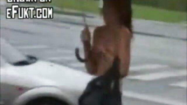 Neverjetno :  Chick potrebuje starejšega partnerja, da si lasti njena usta in prsi Filmski odlomki 