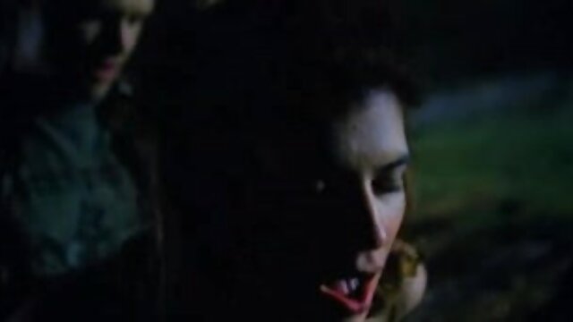 Neverjetno :  Čudovita mlada babe je sredi randyja jebanja s svojim ljubimcem Filmski odlomki 