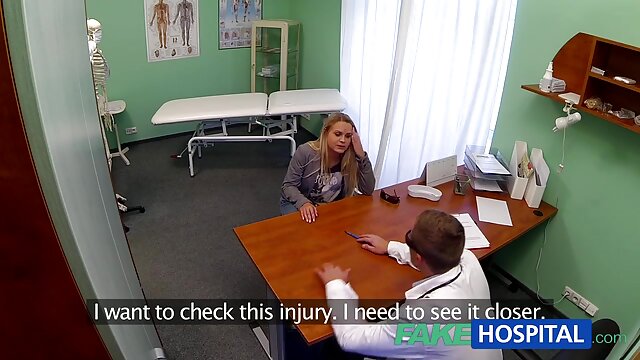 Neverjetno :  Petelin fanta vstopi v muco seksi babe in nato njene mačehe Filmski odlomki 