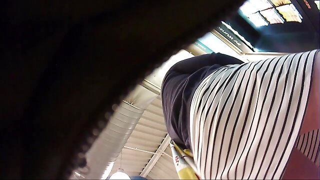 Neverjetno :  Bridgette B uživa v strastnem pokanju v kinu Filmski odlomki 