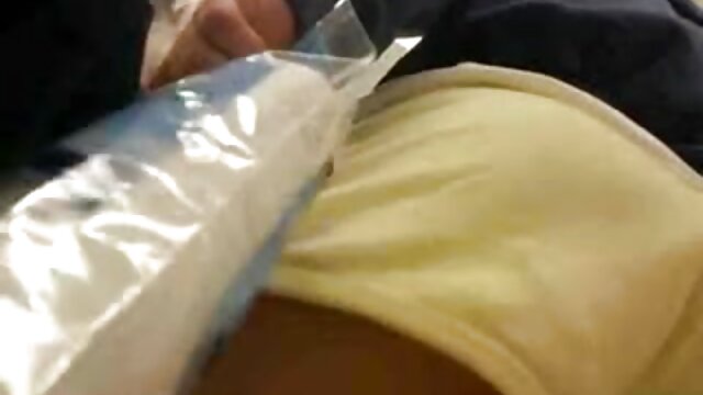 Neverjetno :  Prsata kurba se tako zmoči zaradi nove tajnice in jo požene Filmski odlomki 