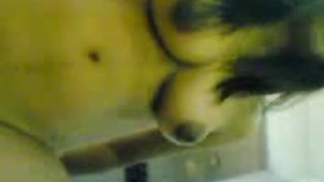 Neverjetno :  Elegantna ženska deli ljubimčevo jebeno palico s pastorko Filmski odlomki 