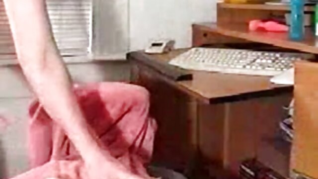 Neverjetno :  Osupljiva Adriana Chechik dobi grobo DP v gangbangu Filmski odlomki 