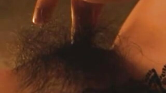 Neverjetno :  Evropsko rjavolasko Shrima Malati zabijeta dva pohotna fanta Filmski odlomki 