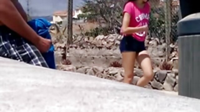 Neverjetno :  Tip ne pozna milosti, če uvede svojega velikega tiča v tesno ljubezen Filmski odlomki 