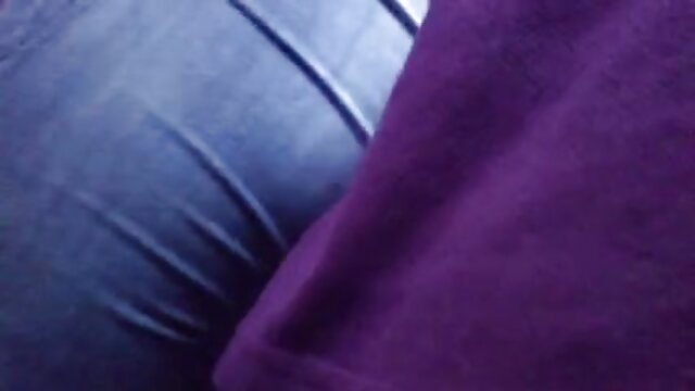 Neverjetno :  Seks dekleta, ki nosi holografsko ogrlico in bradatega ljubimca Filmski odlomki 