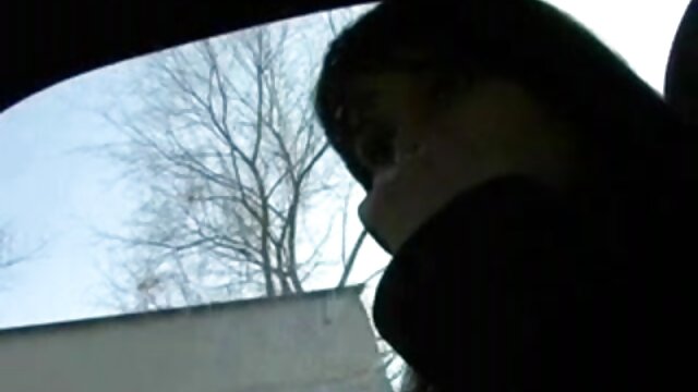 Neverjetno :  Rjavolaska dama z velikimi joški uživa v velikem kuncu v sebi Filmski odlomki 