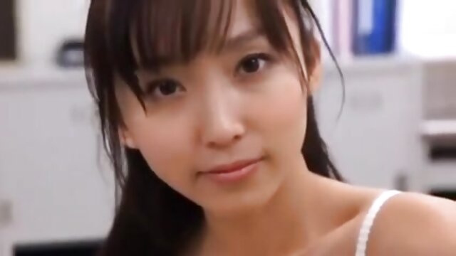 Neverjetno :  Danica Dillon je izkušena skušnjava, ki se ukvarja s kunilingusom Filmski odlomki 