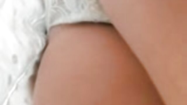 Neverjetno :  Simpatična blondinka s suhimi nogami seksa po tuširanju Filmski odlomki 