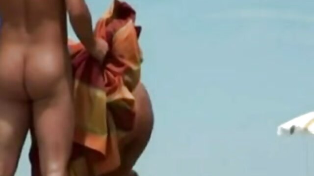 Neverjetno :  Pornozvezdice, ki so pripravljene, da jih trije moški v ringu po vrsti udarijo Filmski odlomki 