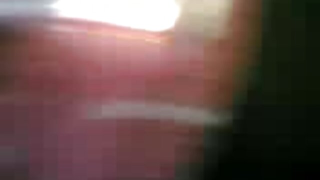 Neverjetno :  Eksotična azijska srčkana si vzame belo kljunačko v svojo tesno vagino Filmski odlomki 