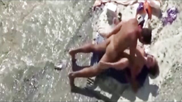 Neverjetno :  Dve poželjivi dami se polnita v svoje lačne ritke Filmski odlomki 