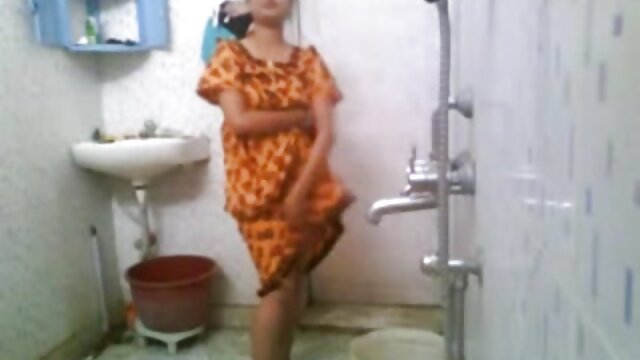 Neverjetno :  Ena babe jaha velik kurac, druga pa liže jajca Filmski odlomki 