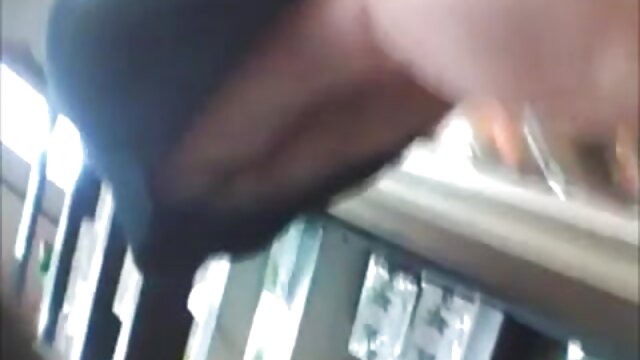 Neverjetno :  Za denar polna MILF se pari s sinovim zapletenim prijateljem Filmski odlomki 