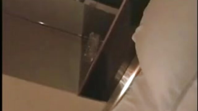 Neverjetno :  Pohotna študentka zazna žrebca z dobrim tičem in seksa v knjižnici Filmski odlomki 