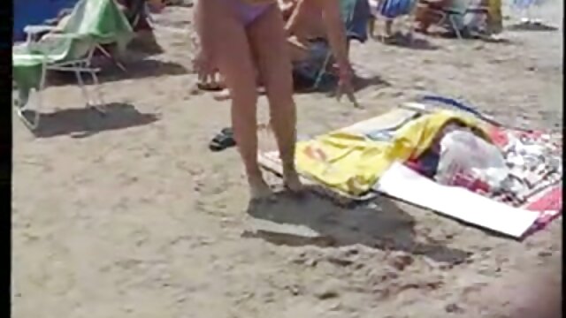 Neverjetno :  Pornozvezdnik vzame tiča v usta in tako sladko sesne maserja zasmukne Filmski odlomki 