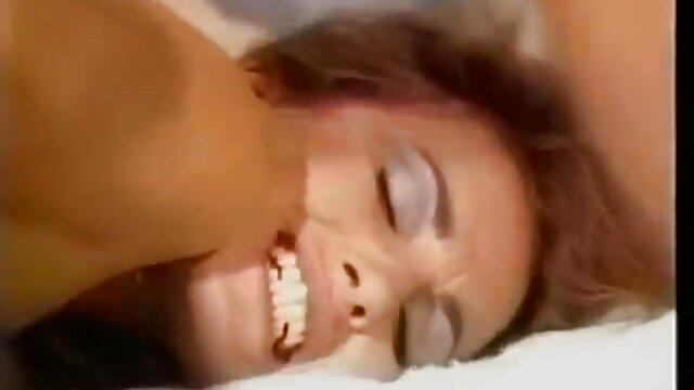 Neverjetno :  Šolarka v kratkem rožnatem krilu se pohoti v knjižnici Filmski odlomki 