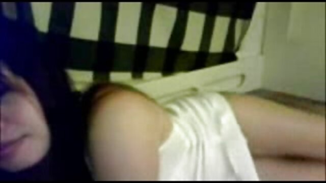 Neverjetno :  Rjavolaska dama ima svoje telo analno in jo tako zelo obožuje Filmski odlomki 