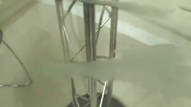 Neverjetno :  Babe daje vse svoje čare moškemu za težko meseno pustolovščino Filmski odlomki 