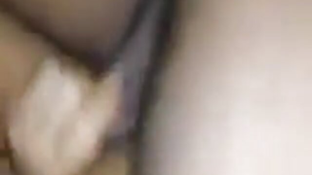 Neverjetno :  Babeina usta in rit se vrtajo v vročem tristranskem prizoru Filmski odlomki 