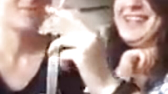 Neverjetno :  Rjavolaska MILF z velikimi jugami Morgan Reigns potrebuje nekaj kurca Filmski odlomki 