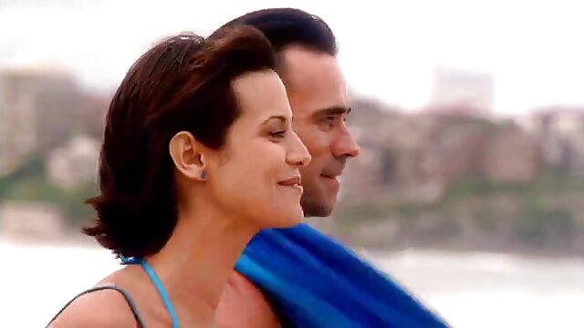 Neverjetno :  Medrasni seks na prostem z kleno debelo damo in pohotnim belim tipom Filmski odlomki 