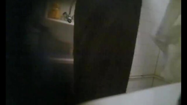 Neverjetno :  Plavolasa najstnica se pridruži temnopoltemu dečku, da bi dobila novo izkušnjo Filmski odlomki 