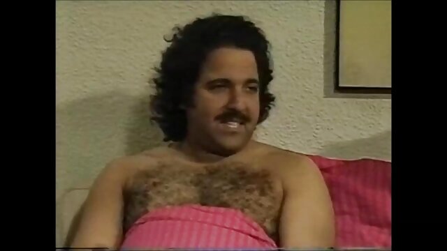 Neverjetno :  Pohote slabe kurbe se ne bojijo analnega seksa s straponom Filmski odlomki 