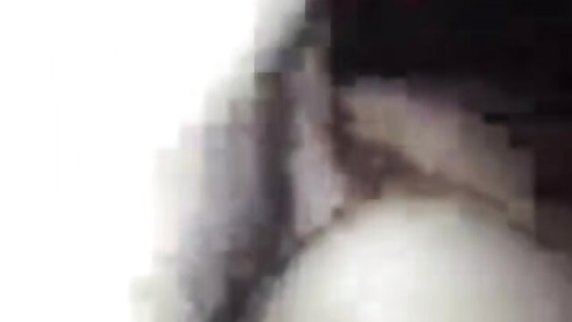 Neverjetno :  Zaobljena MILF je bila vedno zaljubljena v svojega plešastega kolega Filmski odlomki 