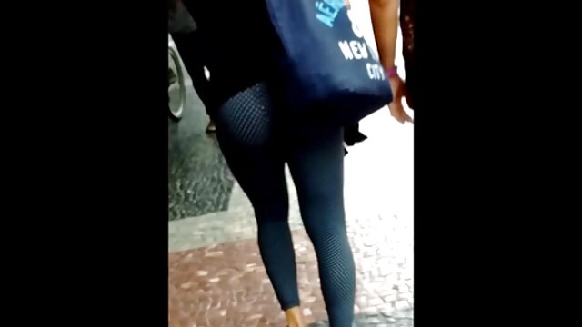 Neverjetno :  Prsata policistka se pari z pohotnim perverznežem v celici Filmski odlomki 