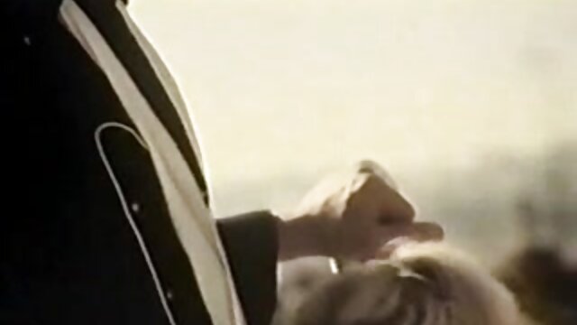 Neverjetno :  Guy je na široko razprl Mulattoove noge in vstopil noter Filmski odlomki 