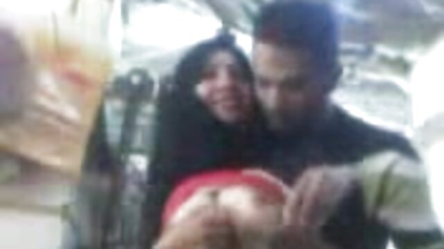 Neverjetno :  Blondinka globoko grla, preden se povzpne nanjo za lepo vožnjo Filmski odlomki 