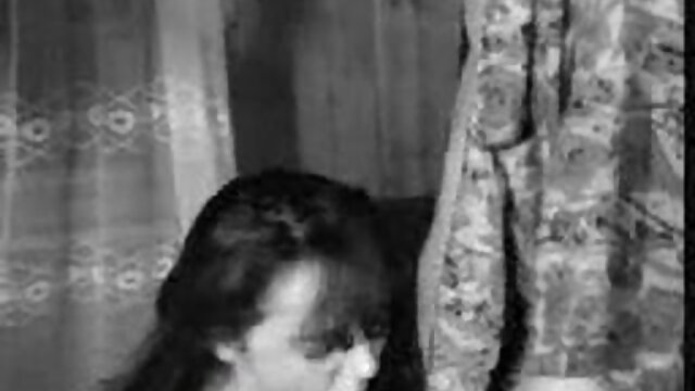 Neverjetno :  Dashing Latina zajebal v tuš po globoko grlo grobo Filmski odlomki 