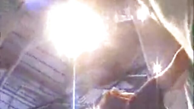 Neverjetno :  Najstniška polsestra je pretentala, da je izločila seme iz tiča Filmski odlomki 