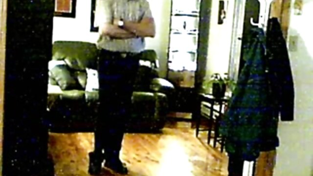 Neverjetno :  Tetovirani prsati kurba dobi rit vrtati Filmski odlomki 