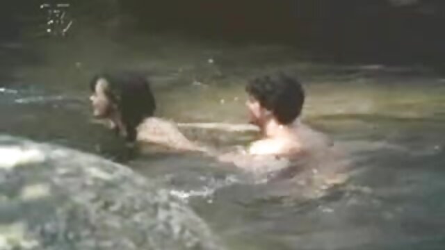 Neverjetno :  Obstajata dve punci in veliko moških, ki ju analizirata Filmski odlomki 