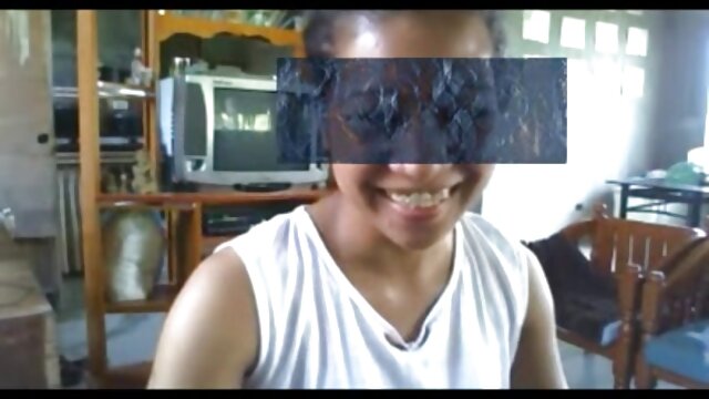 Neverjetno :  Drobna gospodinja v nogavicah vara moža s sosedo Filmski odlomki 