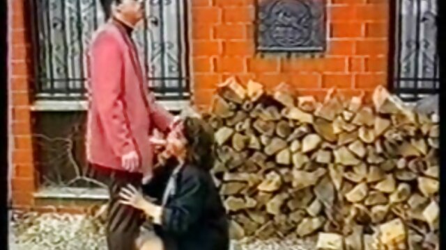 Neverjetno :  Slender Latina gal uživa v prvem analnem seksu s fantom Filmski odlomki 