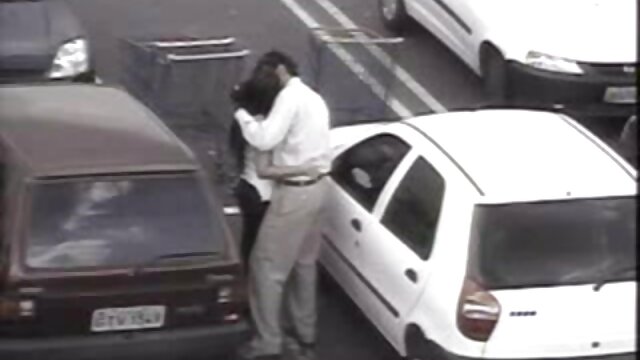 Neverjetno :  Osupljiva punca z velikimi okroglimi joški poka svojega pohotnega moža Filmski odlomki 